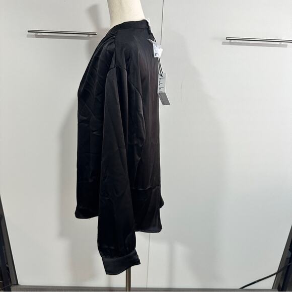 Nicole Miller Size Large Black V-Neck Career Blouse Top Neutral Basic Business - Picture 3 of 9